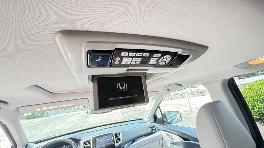 Photo 12 of this HONDA PILOT