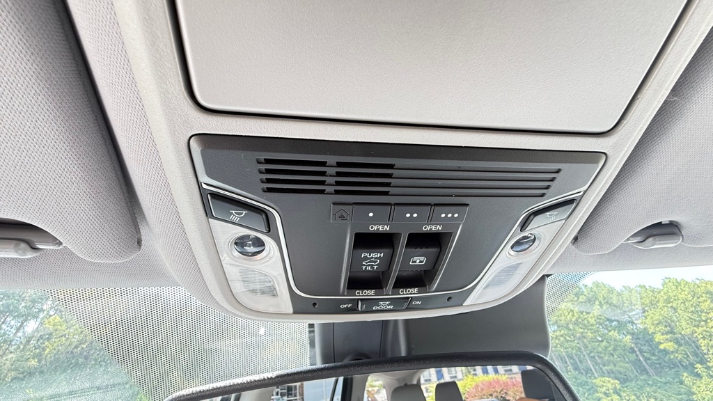 Photo 36 of this HONDA PILOT