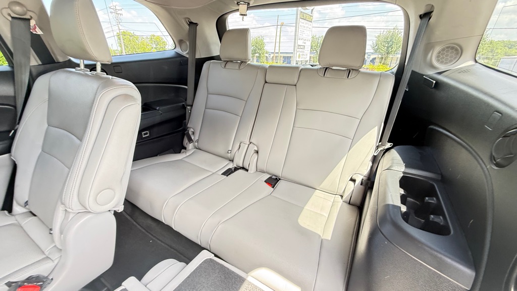 Photo 27 of this HONDA PILOT