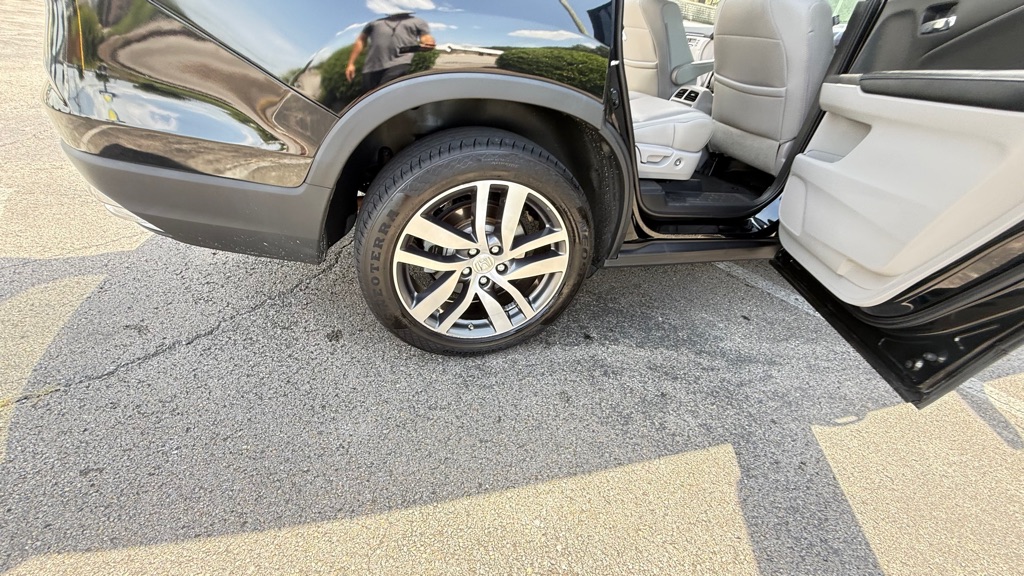 Photo 23 of this HONDA PILOT