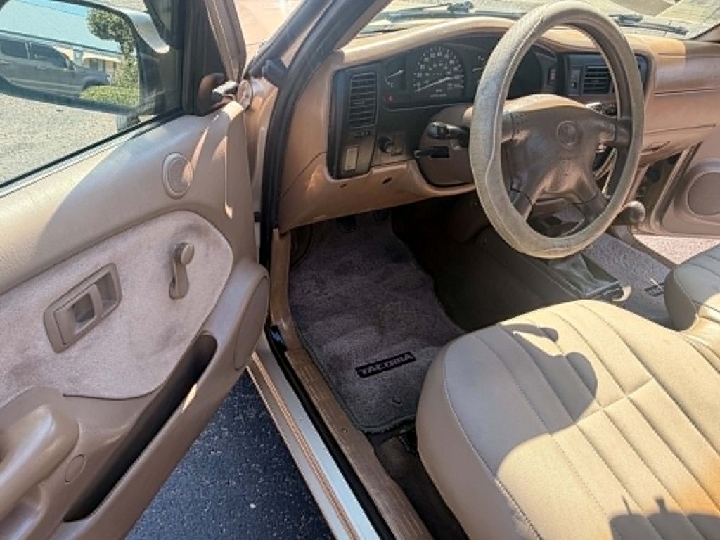 Photo 7 of this TOYOTA TACOMA