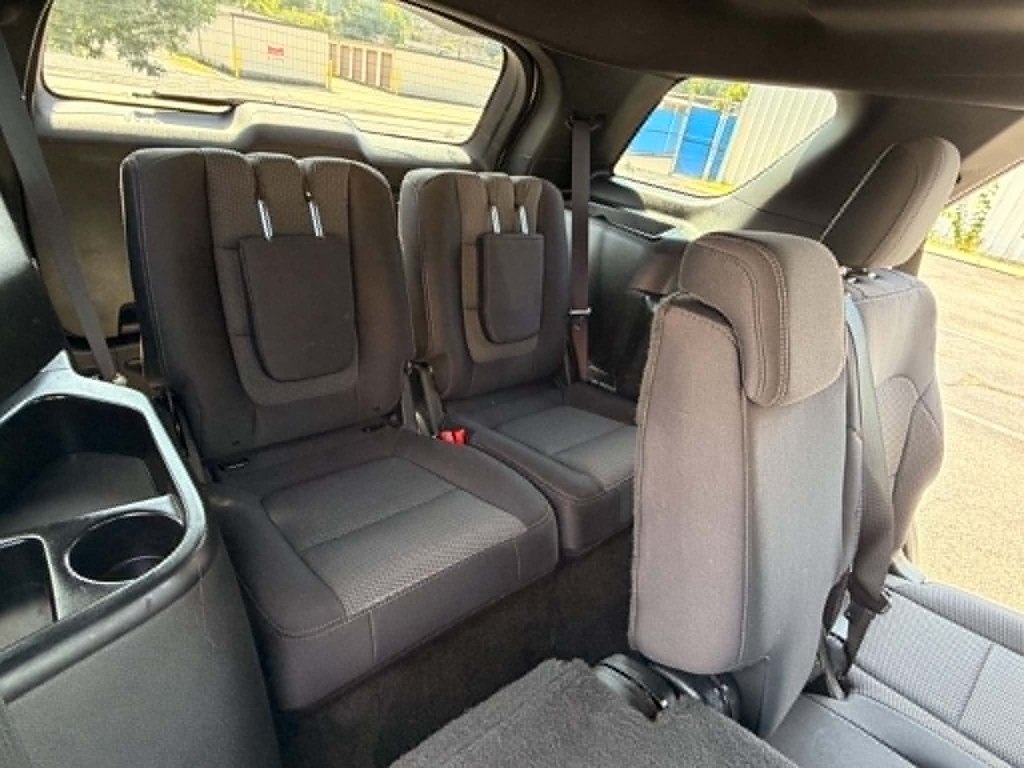 Photo 14 of this FORD EXPLORER