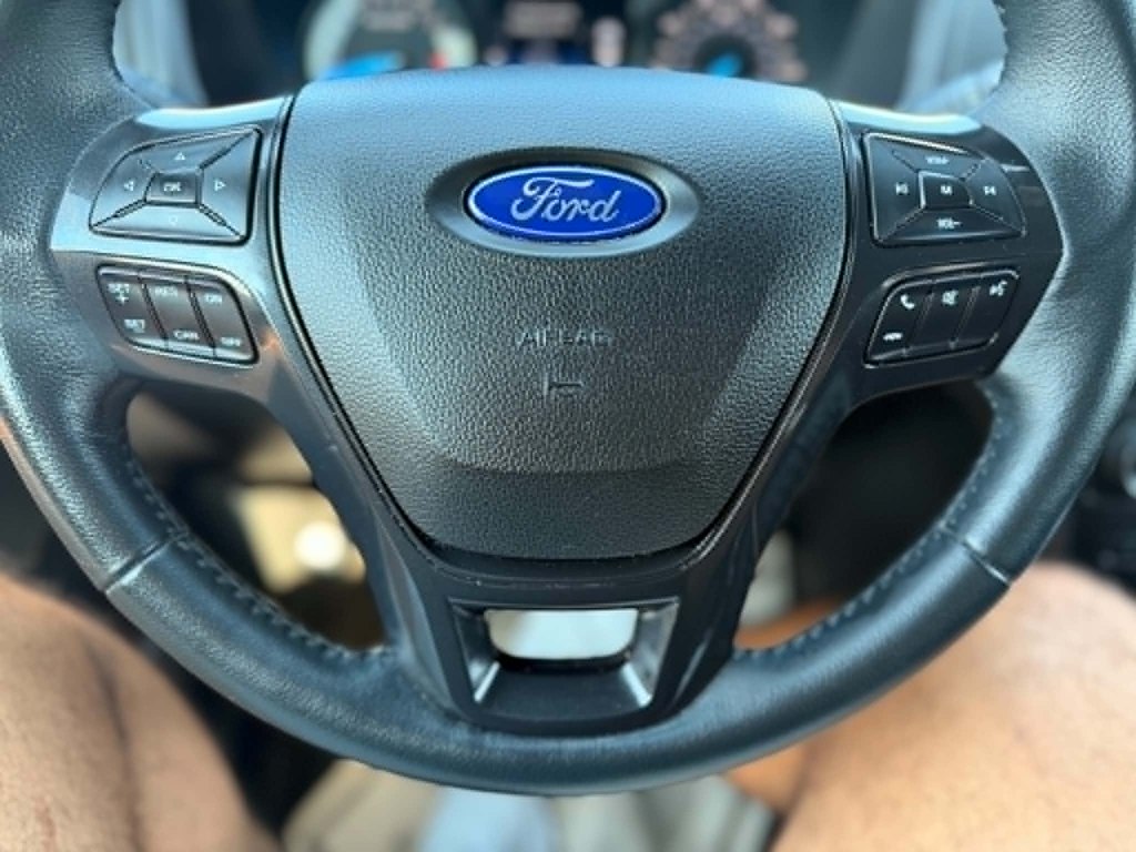 Photo 11 of this FORD EXPLORER