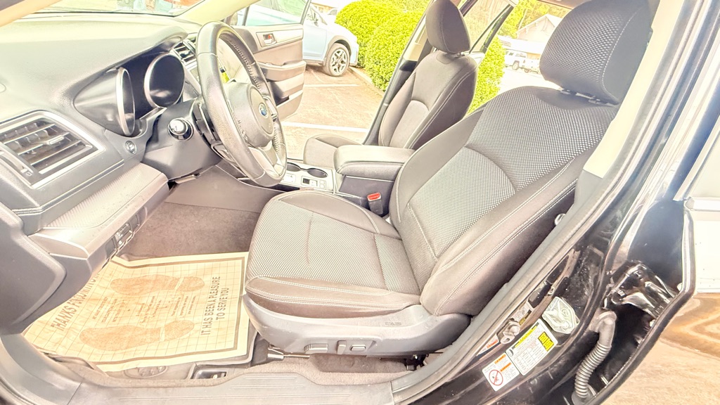 Photo 9 of this SUBARU OUTBACK
