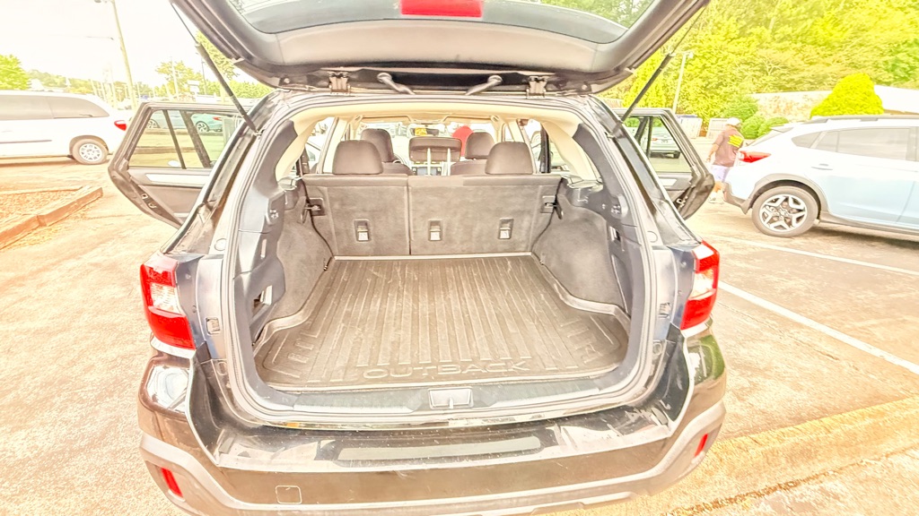 Photo 12 of this SUBARU OUTBACK