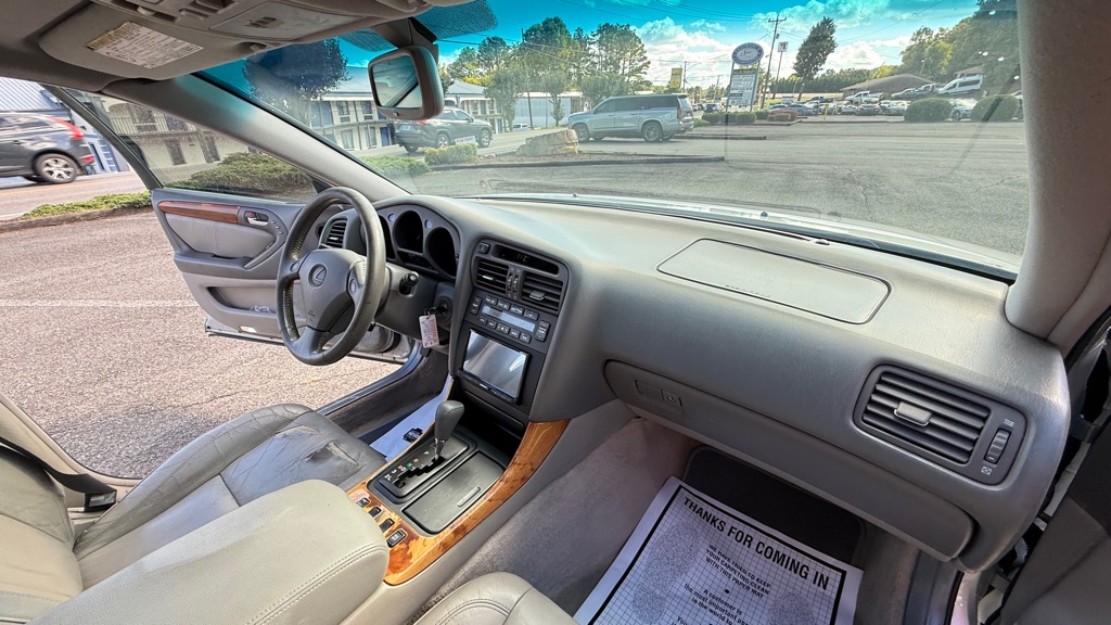 Photo 13 of this LEXUS GS 400