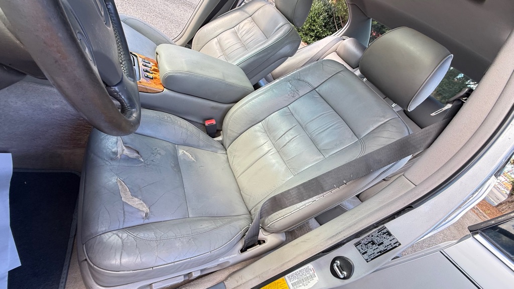 Photo 16 of this LEXUS GS 400