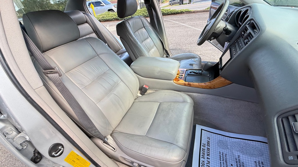Photo 12 of this LEXUS GS 400