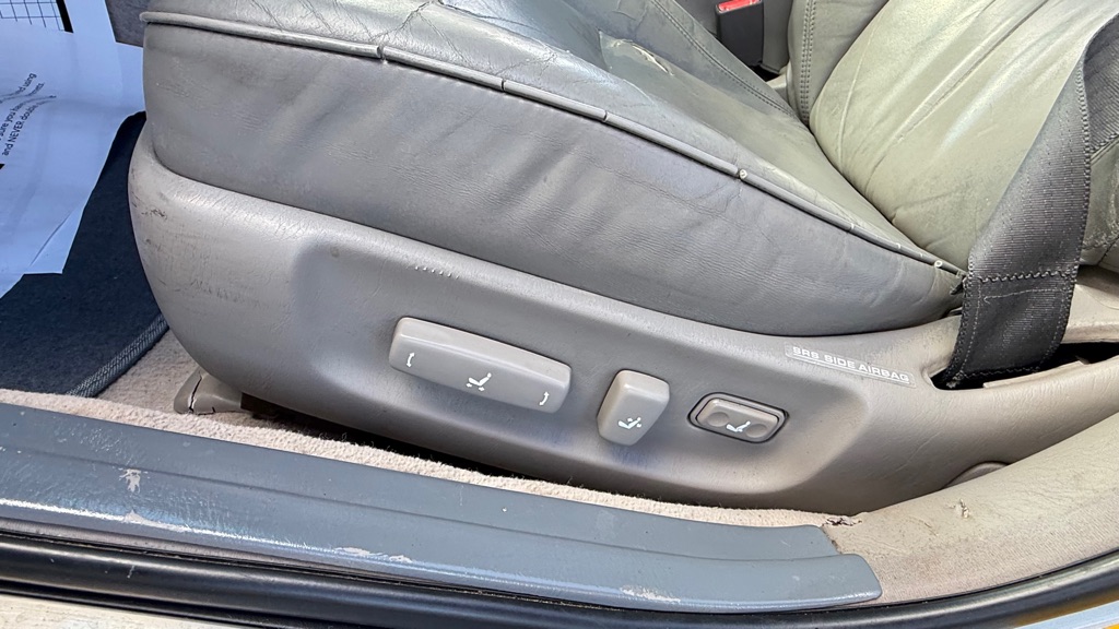Photo 31 of this LEXUS GS 400