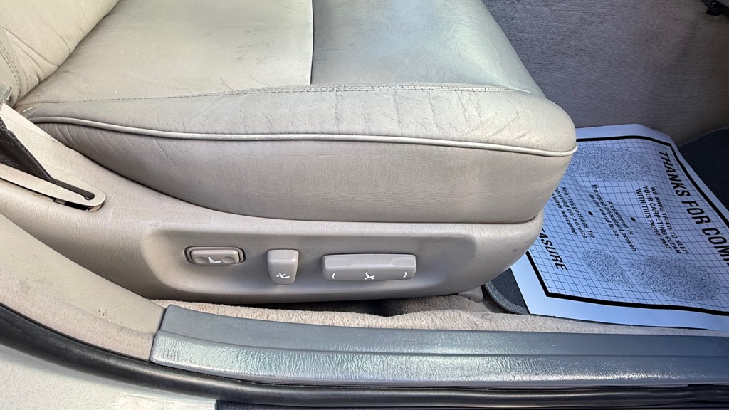 Photo 30 of this LEXUS GS 400