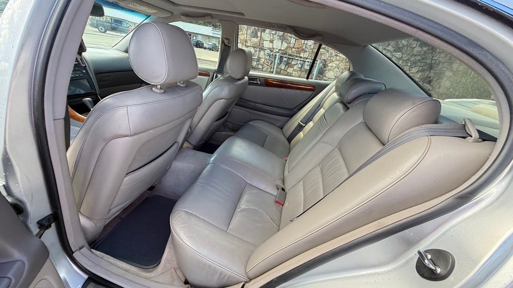Photo 11 of this LEXUS GS 400