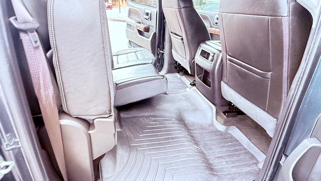 Photo 13 of this GMC SIERRA