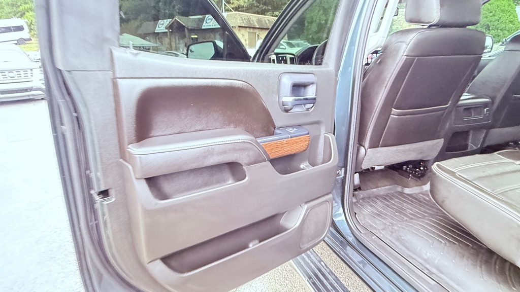 Photo 29 of this GMC SIERRA