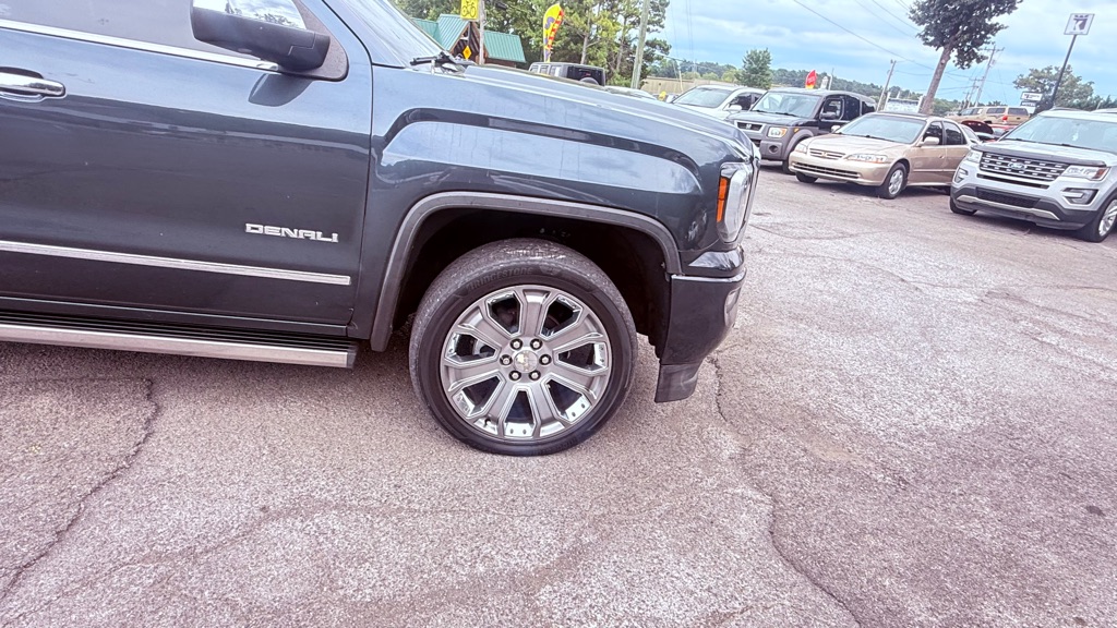 Photo 33 of this GMC SIERRA