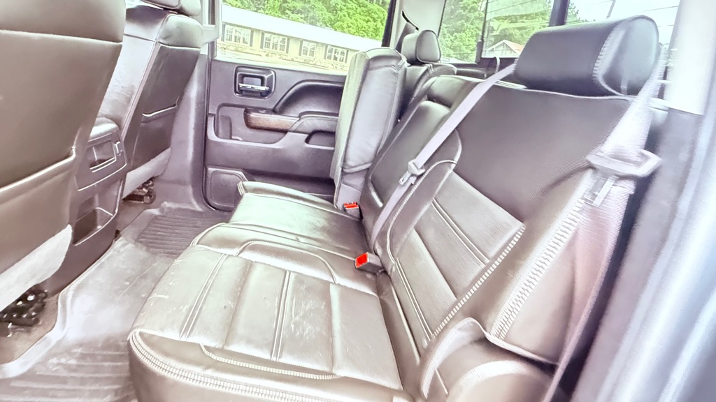 Photo 11 of this GMC SIERRA