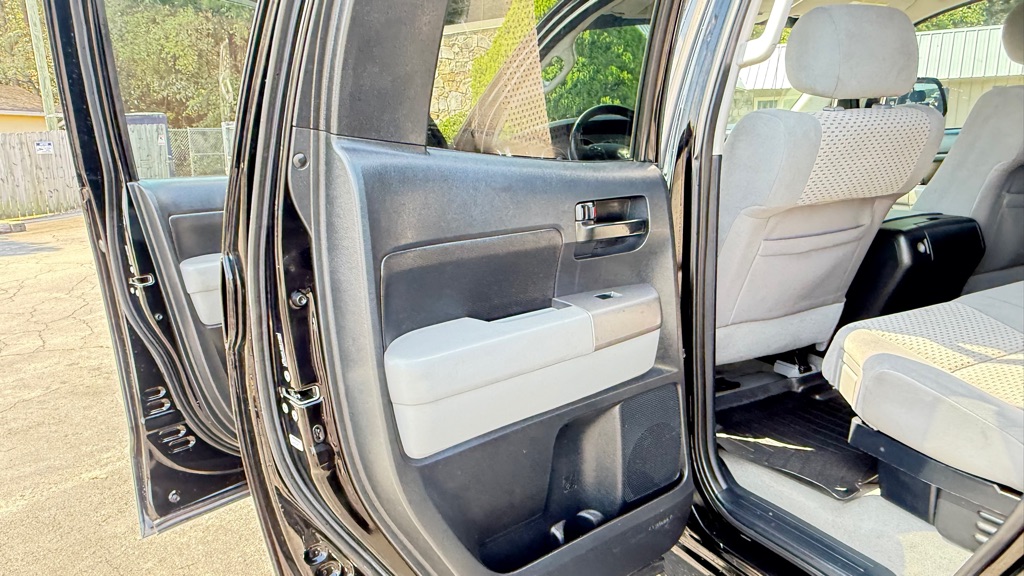 Photo 19 of this TOYOTA TUNDRA