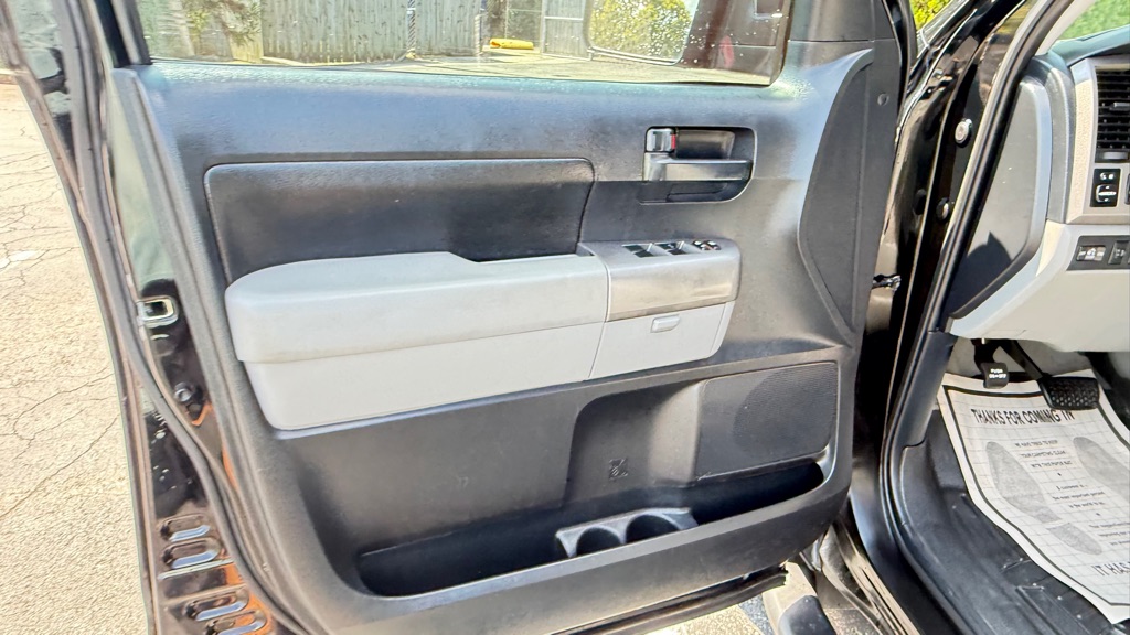 Photo 21 of this TOYOTA TUNDRA
