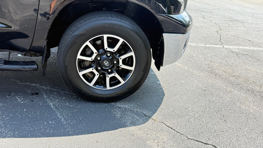 Photo 23 of this TOYOTA TUNDRA