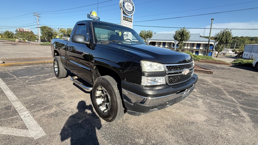 Photo 2 of this CHEVROLET SILVERADO 1500