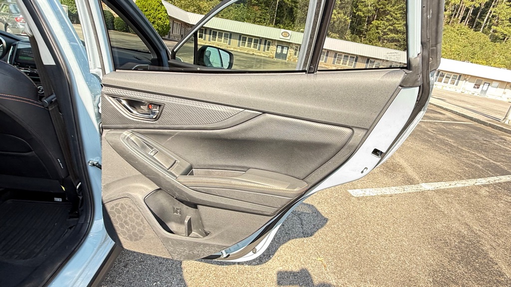 Photo 30 of this SUBARU CROSSTREK