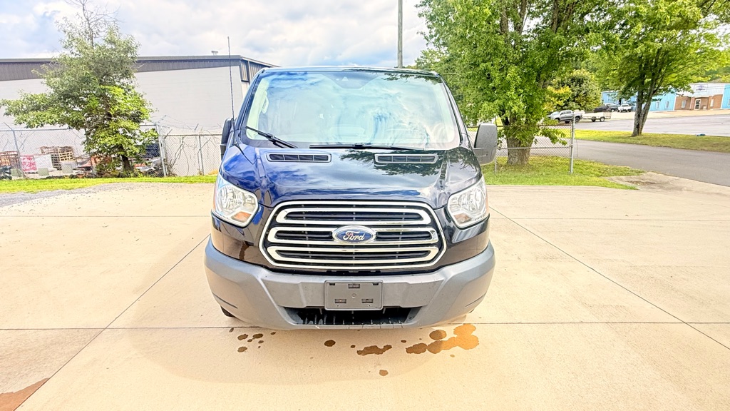Photo 3 of this FORD TRANSIT