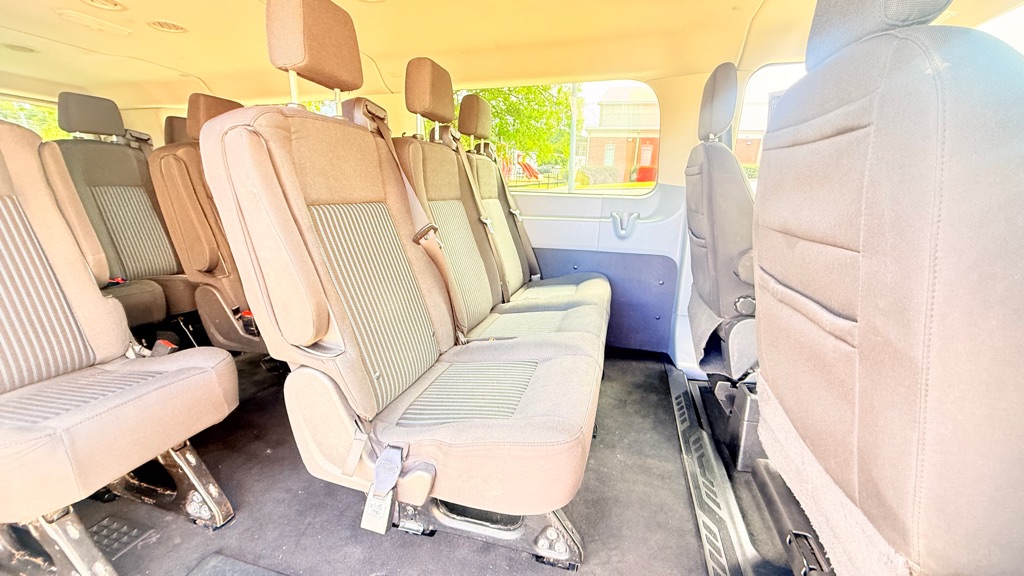 Photo 12 of this FORD TRANSIT