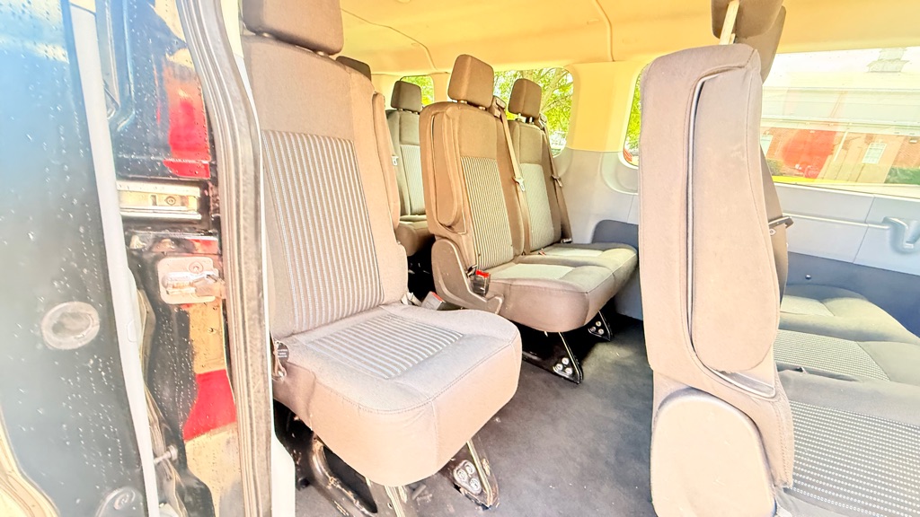 Photo 11 of this FORD TRANSIT