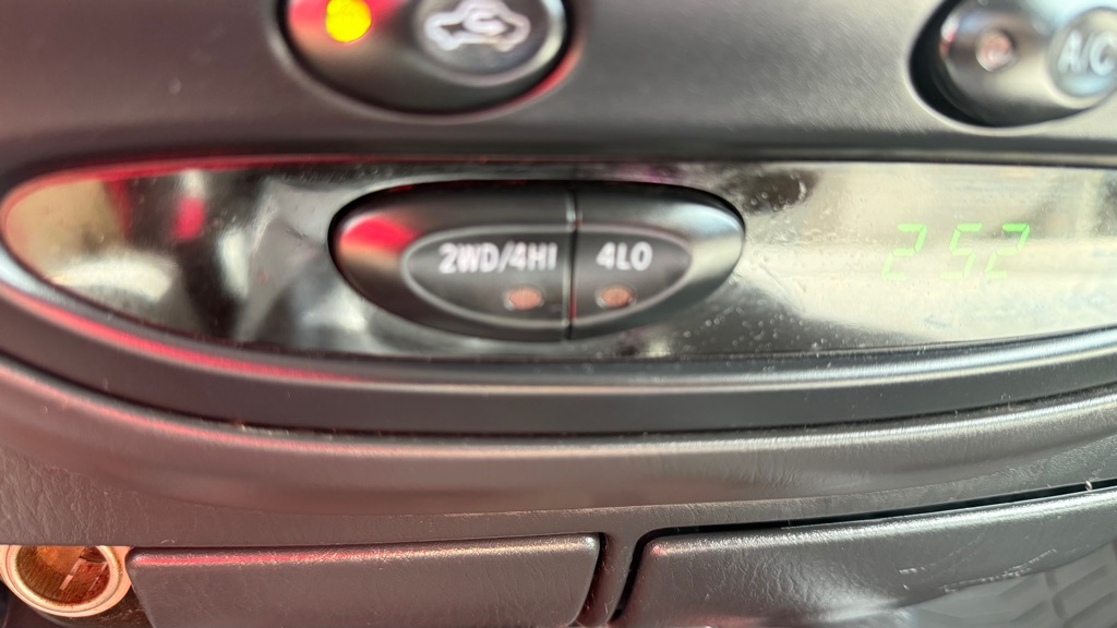 Photo 29 of this TOYOTA TUNDRA