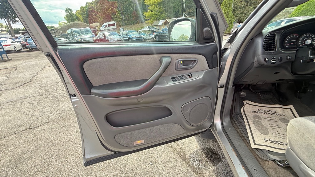 Photo 27 of this TOYOTA TUNDRA