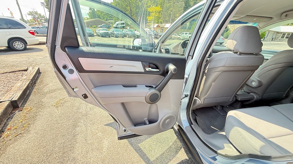 Photo 26 of this HONDA CR-V