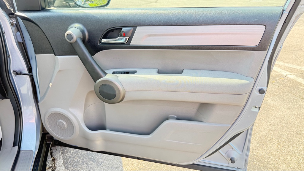 Photo 29 of this HONDA CR-V