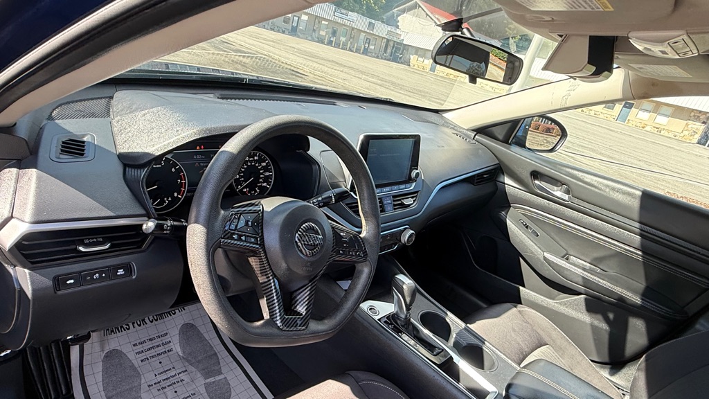 Photo 10 of this NISSAN ALTIMA