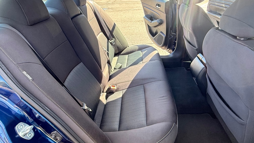 Photo 12 of this NISSAN ALTIMA