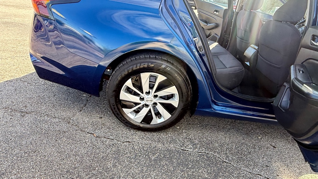 Photo 31 of this NISSAN ALTIMA