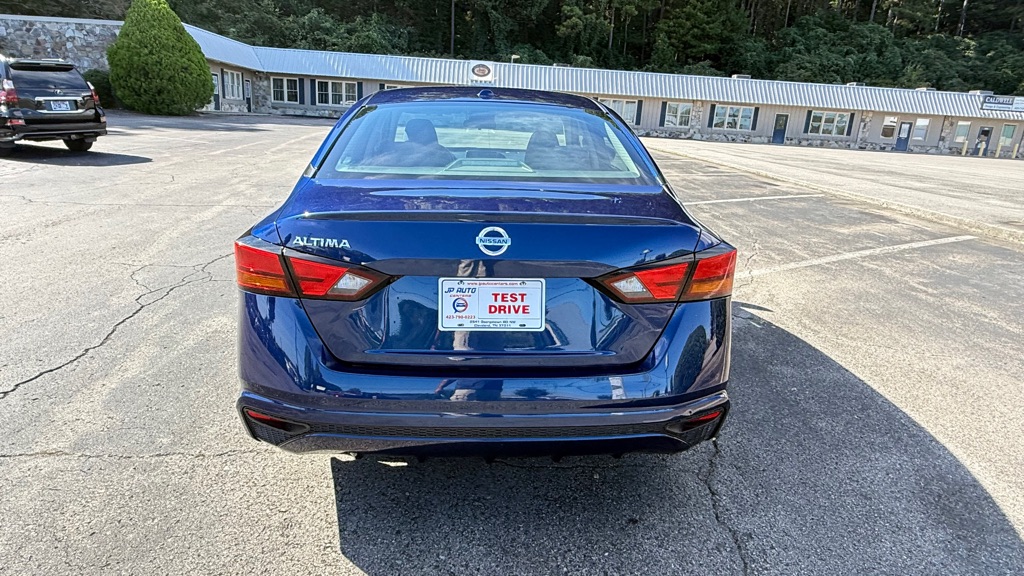 Photo 8 of this NISSAN ALTIMA