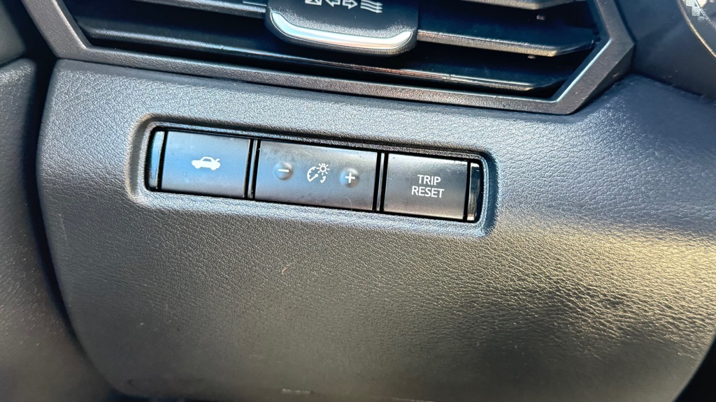 Photo 29 of this NISSAN ALTIMA