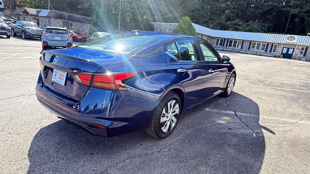 Photo 7 of this NISSAN ALTIMA