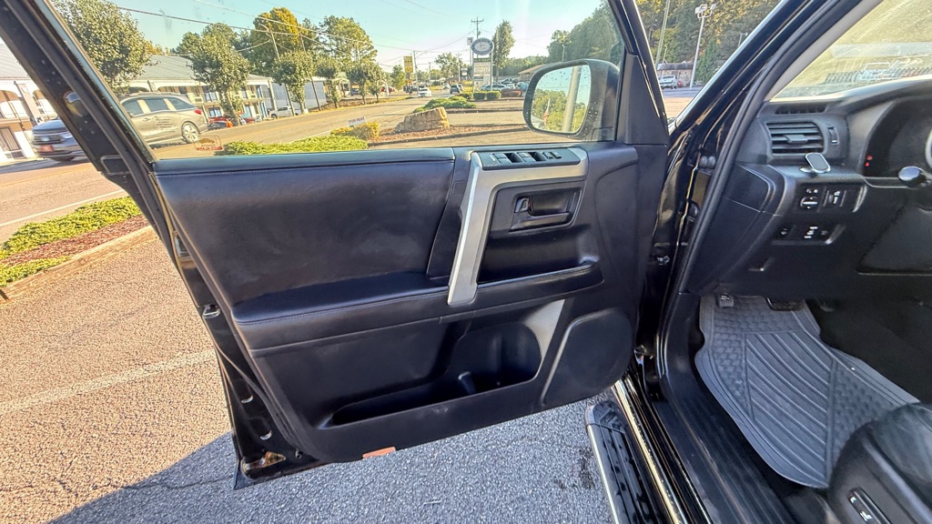 Photo 22 of this TOYOTA 4RUNNER