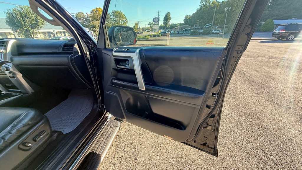 Photo 19 of this TOYOTA 4RUNNER