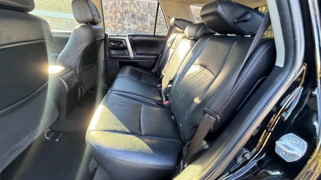 Photo 11 of this TOYOTA 4RUNNER