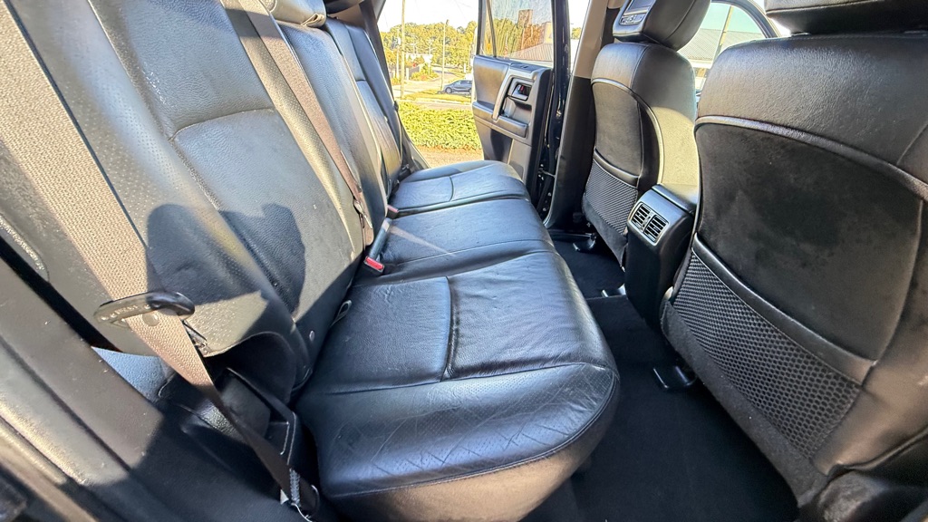 Photo 13 of this TOYOTA 4RUNNER