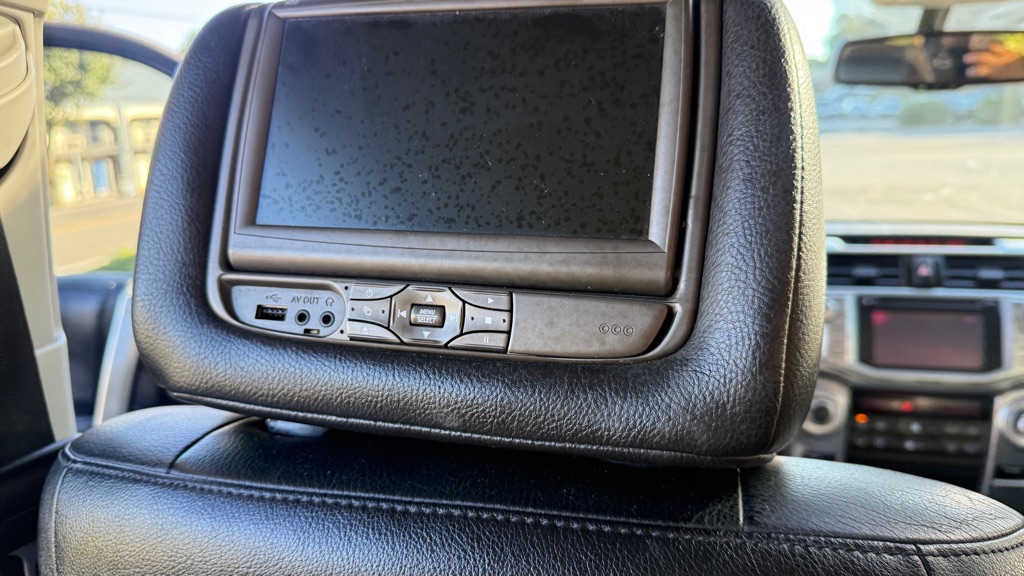 Photo 24 of this TOYOTA 4RUNNER