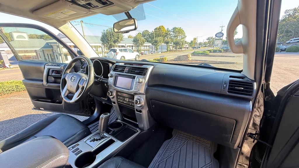 Photo 18 of this TOYOTA 4RUNNER