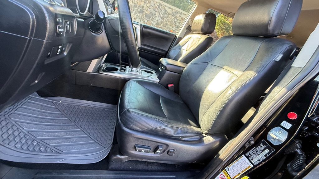 Photo 9 of this TOYOTA 4RUNNER