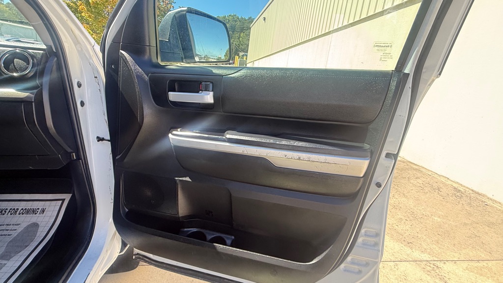 Photo 27 of this TOYOTA TUNDRA