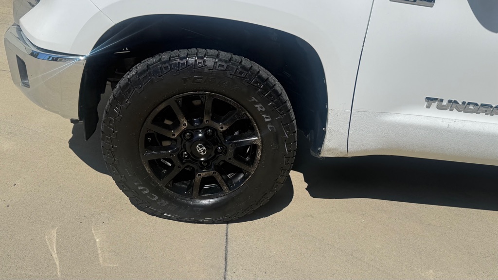 Photo 22 of this TOYOTA TUNDRA