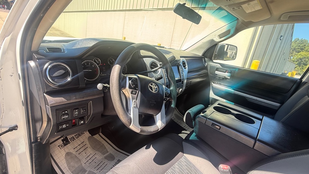 Photo 10 of this TOYOTA TUNDRA