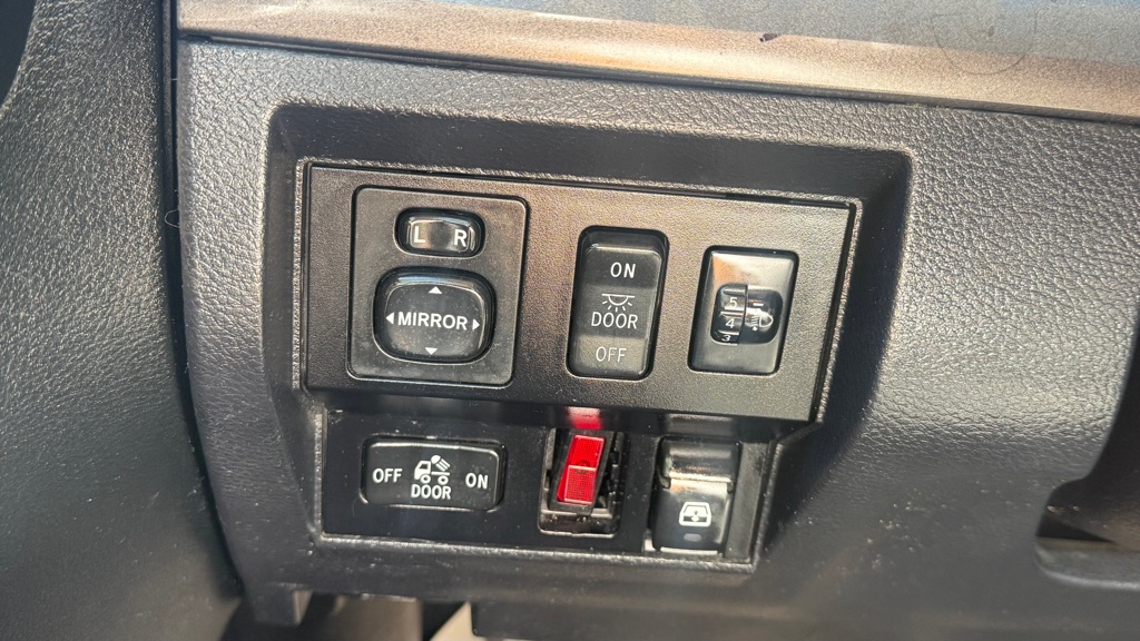 Photo 20 of this TOYOTA TUNDRA
