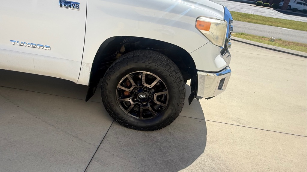 Photo 24 of this TOYOTA TUNDRA