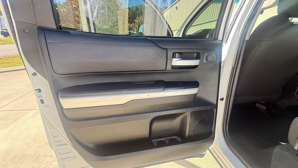 Photo 26 of this TOYOTA TUNDRA
